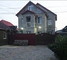 Продаётся новый жилой  двух этажный дом с массандрой. В доме ...