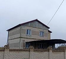 Продается современный просторный 3-уровневый дом возле города. Дом ...