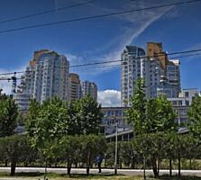 Продам 3-комнатную кв., Французский бульвар угол Довженко, 9/24 эт.