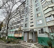 2-комнатная. 8/9. Ул Одесская. Серединка.