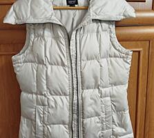 Продам безрукавку. Размер 46-48. Пух-перо.
