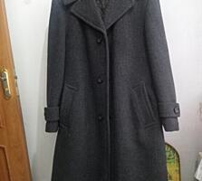 Новое пальто произв. ГДР, мужские костюмы 30р, оптом дешевле