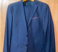 Продам мужской костюм 350р