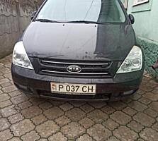 Автомобиль Kia Carnival