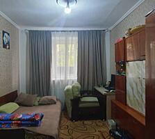 В продаже комната в коммуне 11 кв.м. рядом с парком Марка Твена. ...