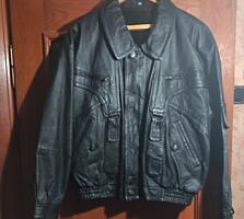 Две мужские куртки