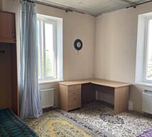 Продам 2- комн квартиру на Грушевского