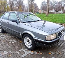 Продам хозяйскую Ауди 80, B-4, 1992 год, 5 ст механика, 2.0 бензин,