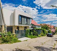 Spre vânzare casă amplasată în Codru. Locuința este poziționată pe un 