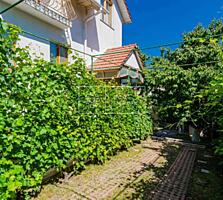 Spre vânzare două case, amplasate în sect. Buiucani, str. Călărași, ..