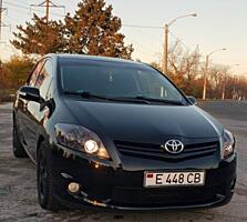 Toyota Auris 2010 год.
