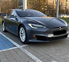 Tesla S