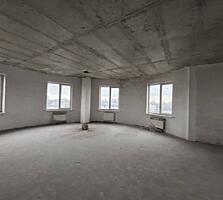 Предлагается к продаже уникальная просторная 3 комнатная квартира в ..