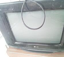 Продам телевизор на запчасти