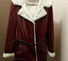 Продаю эко-кожа пальто, рр 42-44. Торг уместен.
