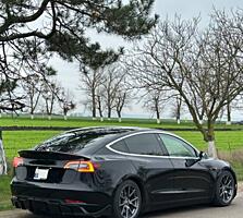 Продам отличную Теслу