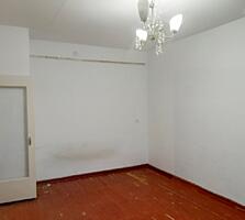 Продам однушку 1/5 под ремонт в центре Днестровска р-н. пожарной части