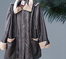 Демисезонная куртка пальто отделка под нутрию с капюшоном батл