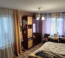 Продам двухкомнатную квартиру. М. Ленинский