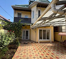 Продам двухэтажный дом с мансардой, ул. Толбухина/Жаботинского.