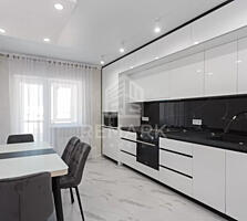 Apartament cu priveliște spectaculoasă la prima linie, pe bulevardul .