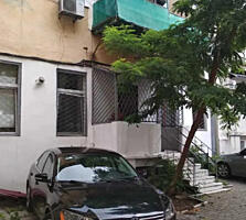 Трехкомнатная квартира в центре города на улице Троицкой