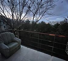 Продается 2-комнатная квартира на улице Роз