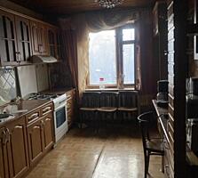 Продам 4-комн квартиру Ботанический переулок