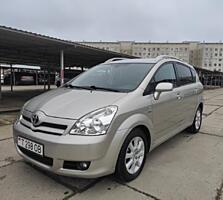 Toyota Corolla Verso 7 Мест. 2004г
