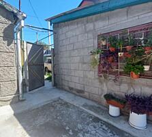 Дом на Слободке с гаражом и двориком