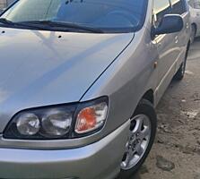 Тойота Пикник