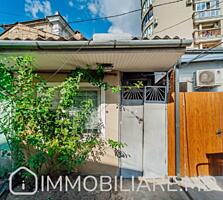 Apartament la sol cu 2 camere, sect. Centru Vă propunem spre vânzare .