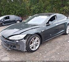 ПРОДАМ В ПУТИ Tesla model S P85 2014 83.000миль
