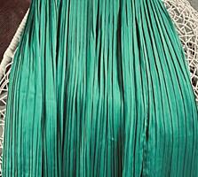 Продам недорого нарядные платья s-m