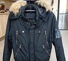Мужская черная куртка в идеальном состоянии