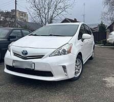 Toyota Prius V HYBRID 2012 г, отличном состоянии