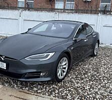 Tesla S
