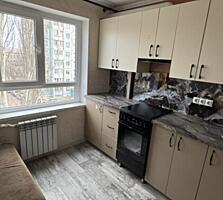 Продаётся 2-комнатная квартира. пл. Варницкая. "5 школа" Балка + Видео