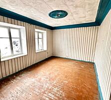 Продается каменный дом под капитальный ремонт.