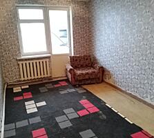 Strășeni, apartament cu 3 odăi. Încălzire autonomă.