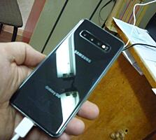 Продам SAMSUNG Galaxy S10 (идеальный, как из коробки)