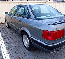 Продам хозяйскую Ауди 80, B-4, 1992 год, 5 ст механика, 2.0 бензин,
