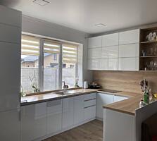 Продам духэтажный дом в Фонтанке.В доме выполнен современный ремонт ..