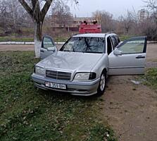 Продам Мерса с 220