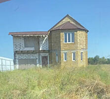 Продам 2-х этажный дом в пгт Хлебодарское