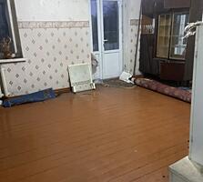 2-комн «сталинка» 2/2 52кв. м Центр -Манойлова