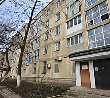 Продается 1к 4/5 в центре г. Бельцы