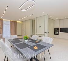 Casă cu 3 niveluri, or. Codru Vă propunem spre vânzare townhouse cu 3 