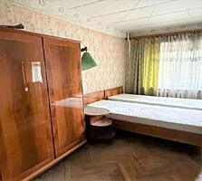 Продаётся двухкомнатная квартира. Святошинский район, улица Академика 