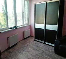 Продаётся однокомнатная квартира. Дарницкий район, улица Светлая, 3д, 